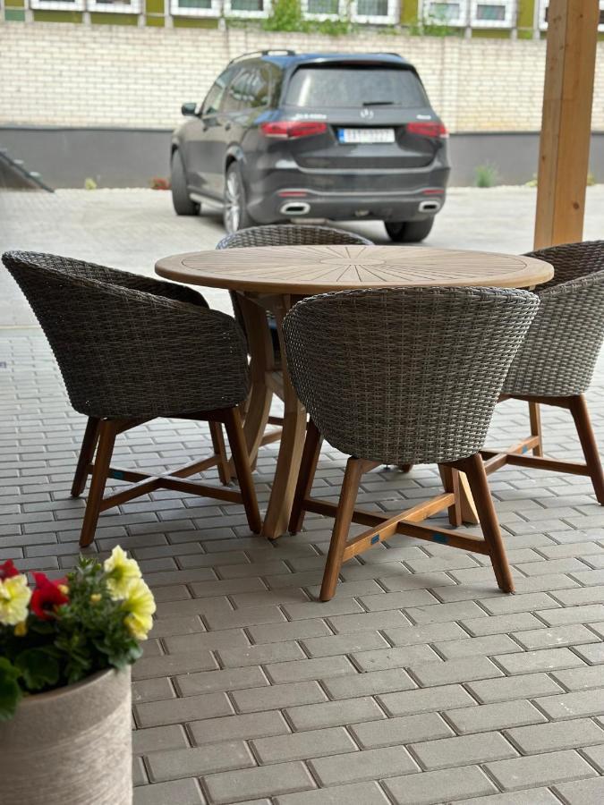 Апартаменты Rezidence Kbely - Free Parking Прага Экстерьер фото